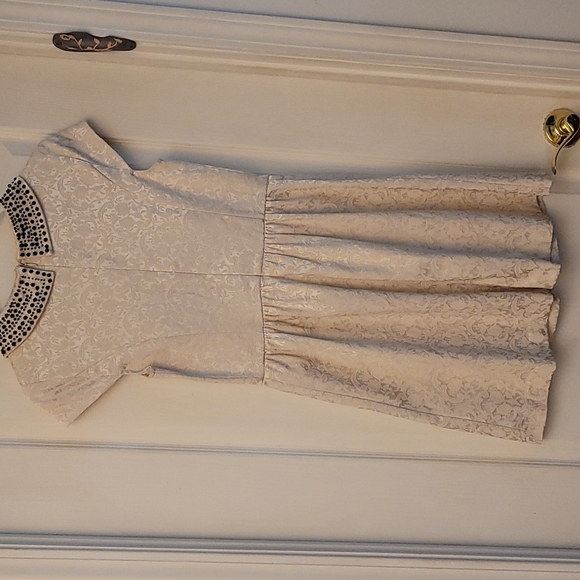 EUC Kensie Cream Colored Broquet Beaded Collar Dress - Picture 10 of 13